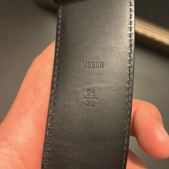 Authentic men’s Louis Vuitton belt - Picture 4 of 5